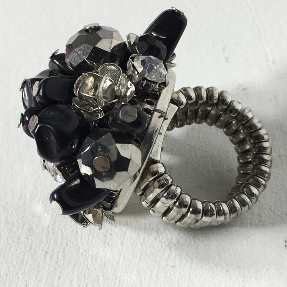 Vintage Rhinestone Black Bead Rose Ring